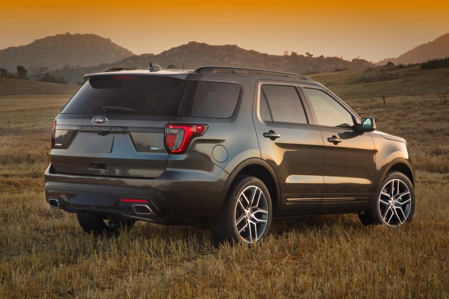  Ford Explorer Sport 2016 года  (фото 8 из 12)